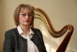 Динара Смыр поздравила народную артистку  Абхазии Нинель Бжания с юбилеем